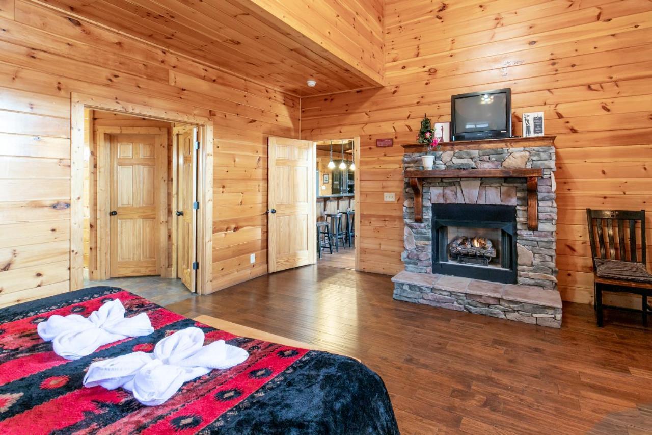 Smokystays 6 Bedroom Cabin Pigeon Forge Bagian luar foto