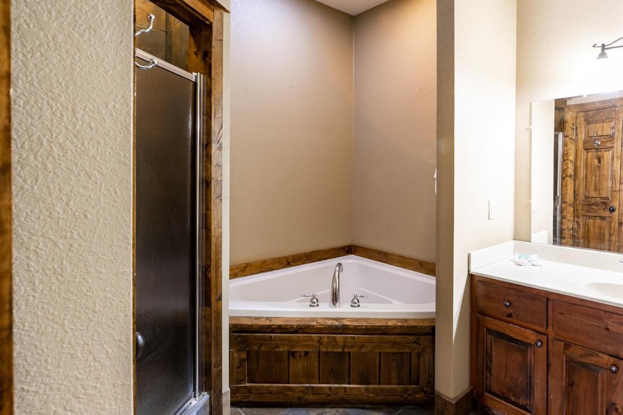Smokystays 6 Bedroom Cabin Pigeon Forge Bagian luar foto